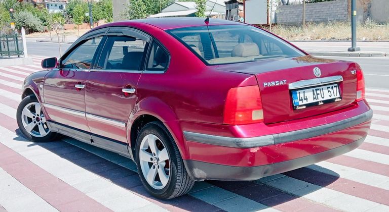 VOLKSWAGEN PASSAT