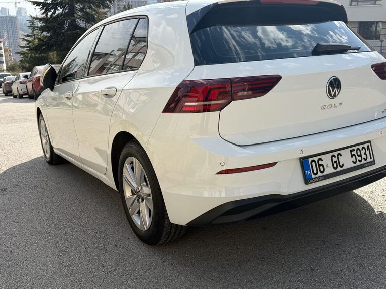 VOLKSWAGEN GOLF