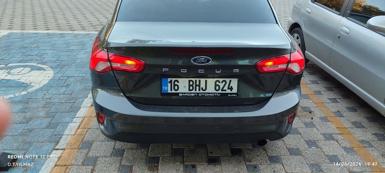 FORD FOCUS