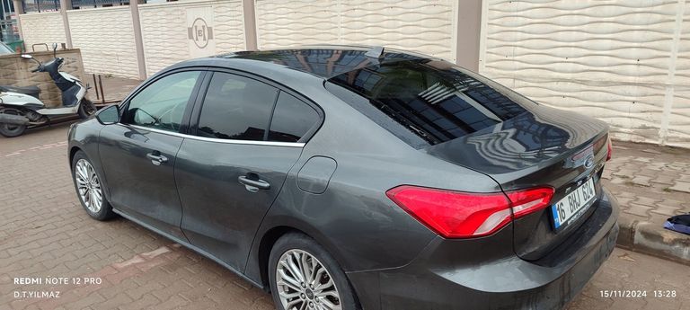 FORD FOCUS