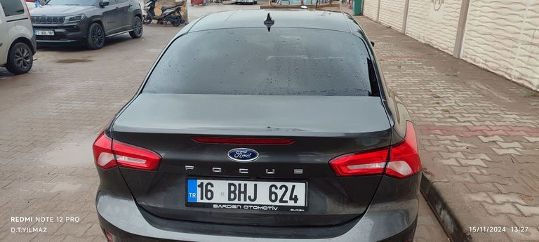 FORD FOCUS