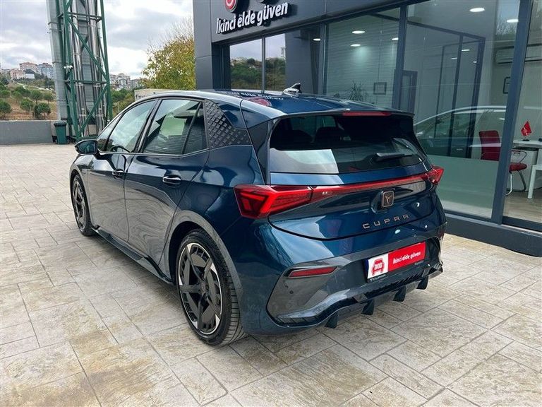 CUPRA BORN