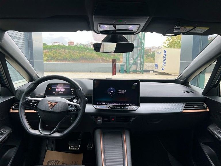CUPRA BORN