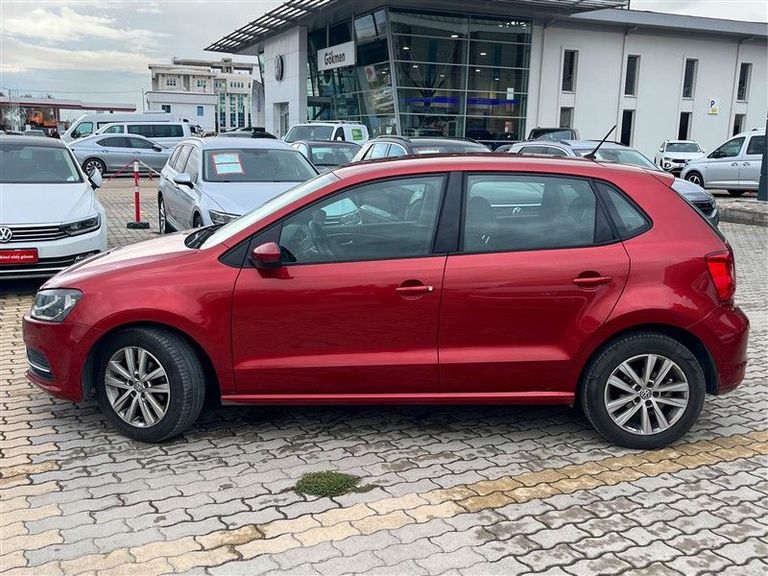 VOLKSWAGEN POLO