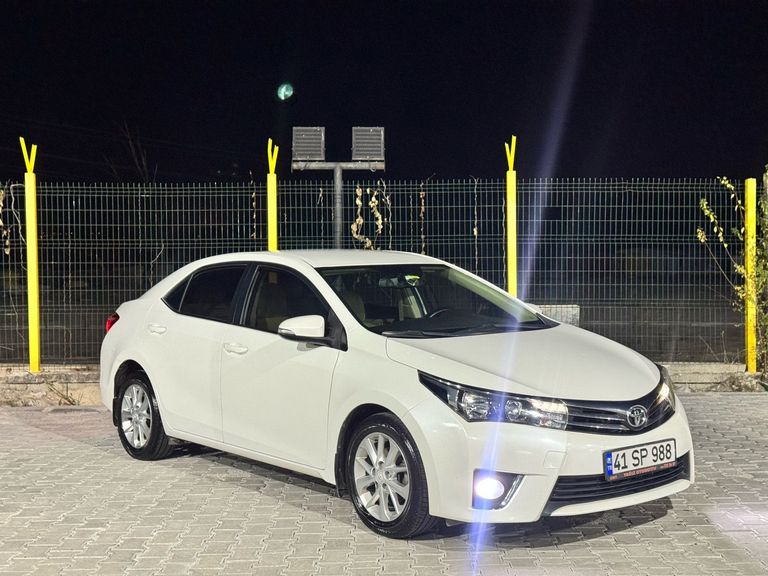 TOYOTA COROLLA