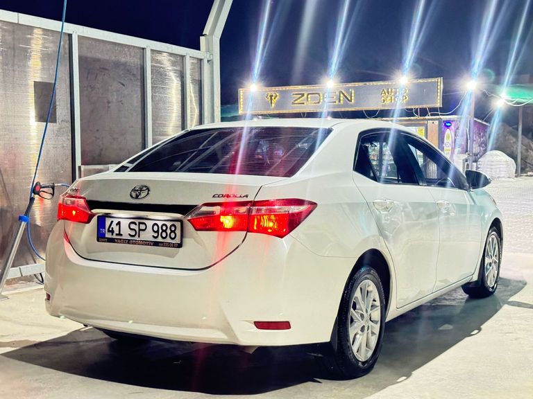 TOYOTA COROLLA