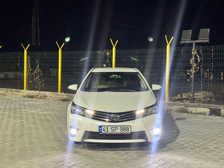 TOYOTA COROLLA