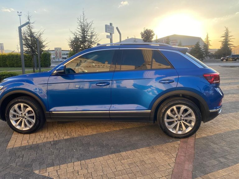VOLKSWAGEN T-ROC